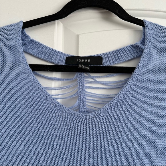 Distressed back knit sweater - Picture 6 of 11